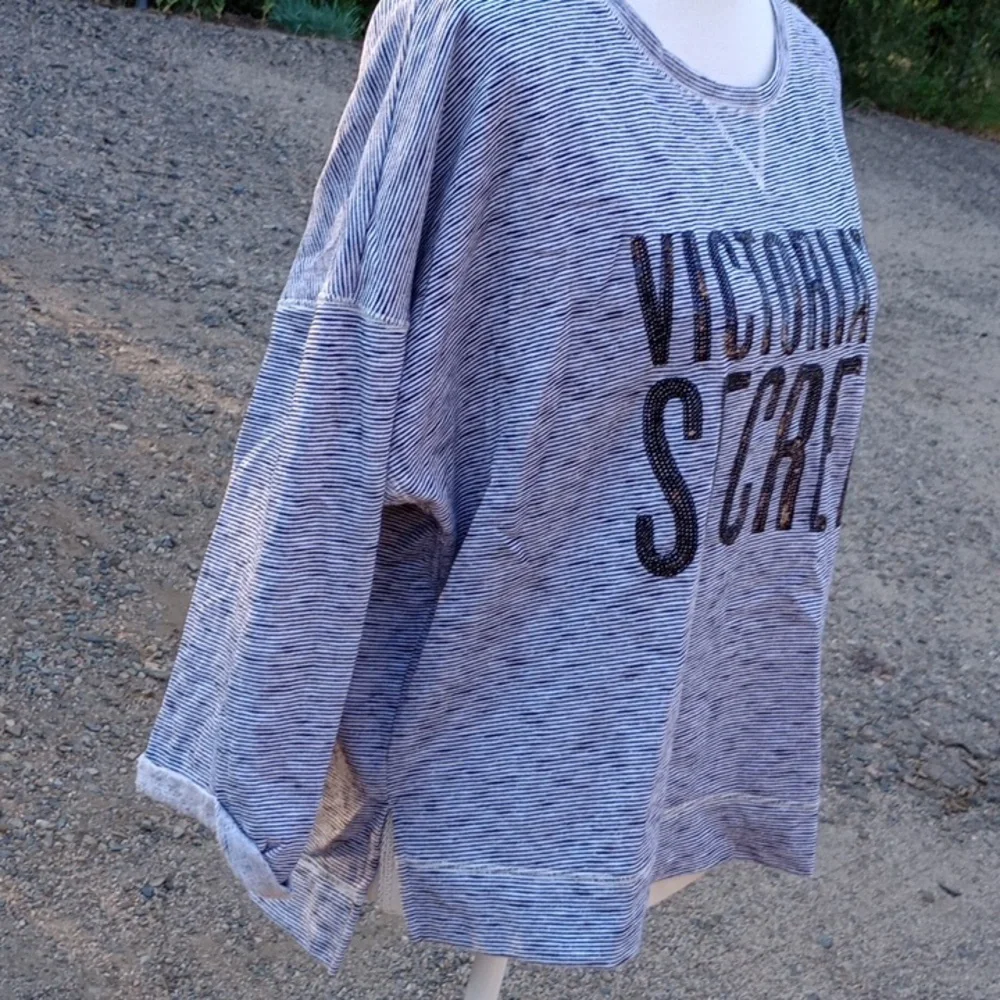 Victoria's Secret long sleeve - Picture 3 of 5